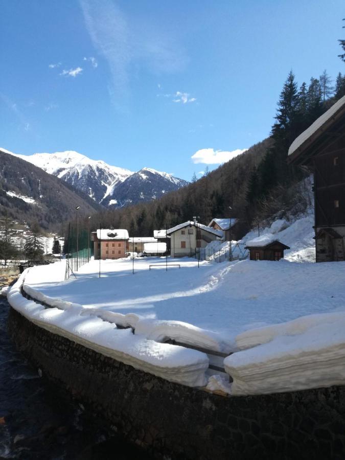 Appartamenti Rabbi Fonti Bagni di Rabbi Exteriör bild